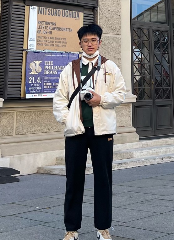 Portrait of Dr. Zekun Meng
